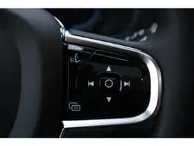 Volvo XC60 (2023) thumbnail 23