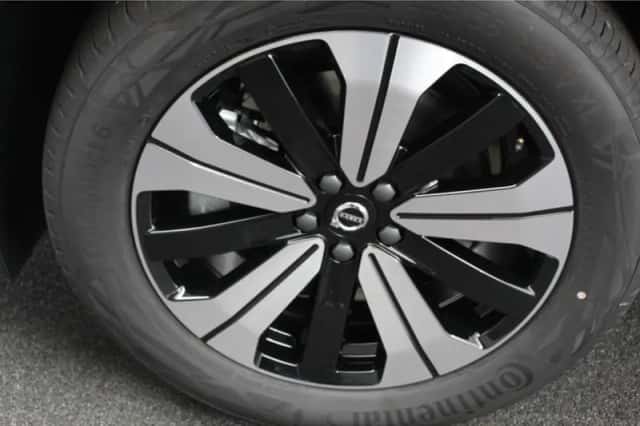 Volvo XC60 (2023) thumbnail 3
