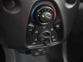 Toyota Aygo (2021) thumbnail 3