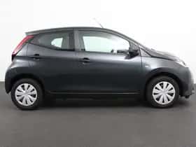 Toyota Aygo (2021) thumbnail 8