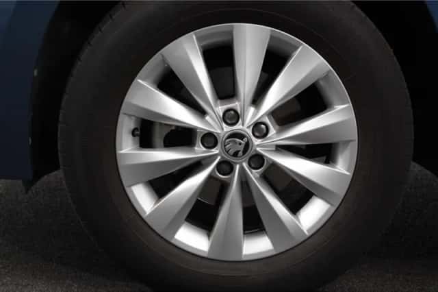 Škoda Kamiq (2021) thumbnail 3
