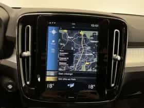 Volvo XC40 (2021) thumbnail 2