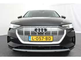 Audi e-tron (2019) thumbnail 4