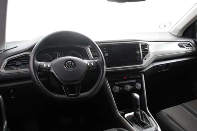Volkswagen T-Roc (2021) thumbnail 2