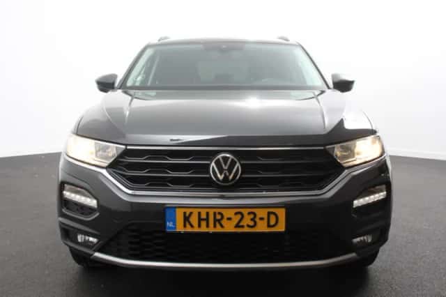 Volkswagen T-Roc (2021) thumbnail 4