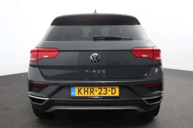 Volkswagen T-Roc (2021) thumbnail 5