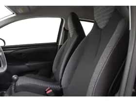 Peugeot 108 (2021) thumbnail 10