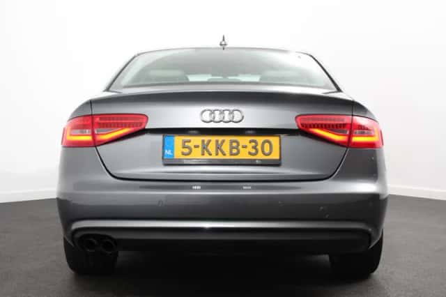Audi A4 (2013) thumbnail 5
