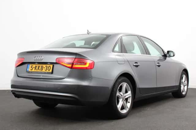 Audi A4 (2013) thumbnail 6