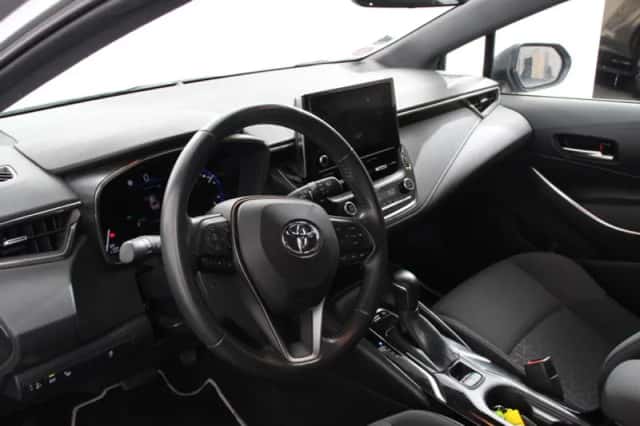 Toyota Corolla (2022) thumbnail 2