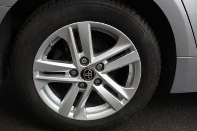 Toyota Corolla (2022) thumbnail 3