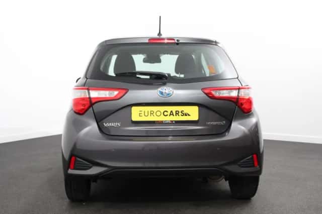 Toyota Yaris (2019) thumbnail 5