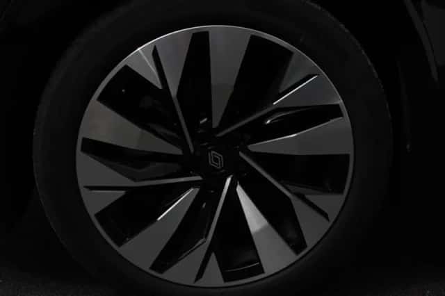 Renault Rafale (2025) thumbnail 3