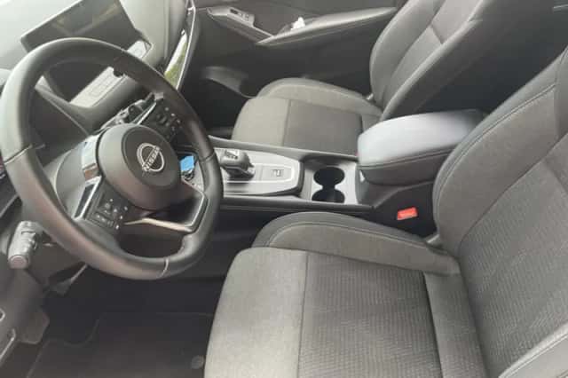 Nissan Qashqai (2023) thumbnail 3