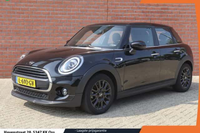 MINI One (2021) thumbnail 1
