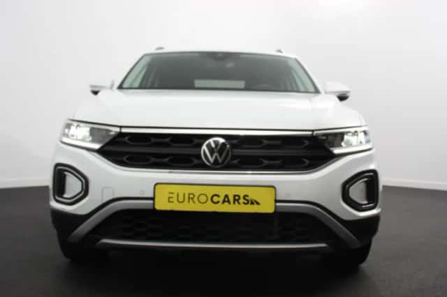 Volkswagen T-Roc (2023) thumbnail 4