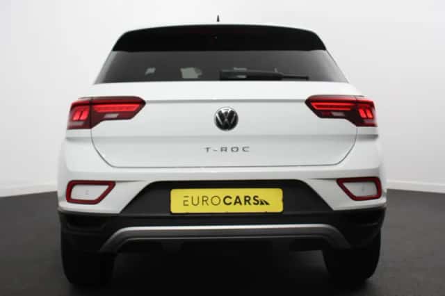 Volkswagen T-Roc (2023) thumbnail 5