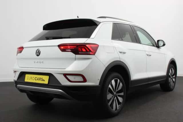Volkswagen T-Roc (2023) thumbnail 6