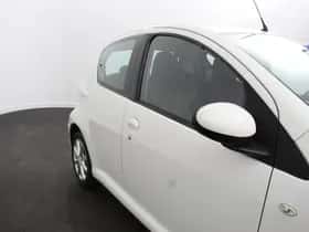 Toyota Aygo (2013) thumbnail 14