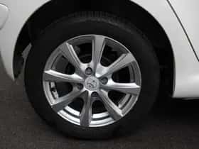 Toyota Aygo (2013) thumbnail 3
