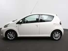 Toyota Aygo (2013) thumbnail 8