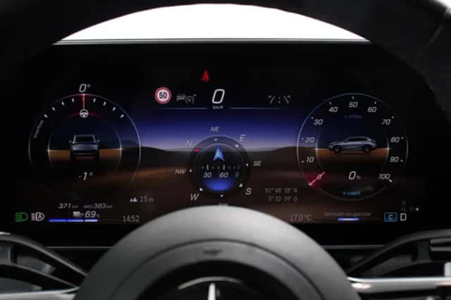 Mercedes-Benz EQE (2024) thumbnail 3