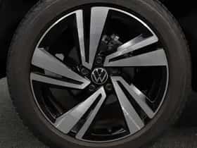 Volkswagen T-Roc (2024) thumbnail 3