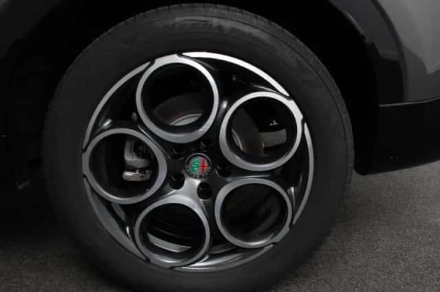 Alfa Romeo Tonale (2024) thumbnail 3