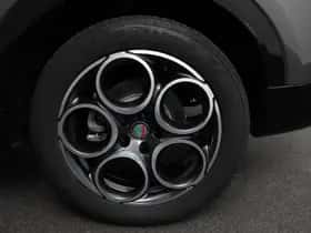 Alfa Romeo Tonale (2024) thumbnail 3