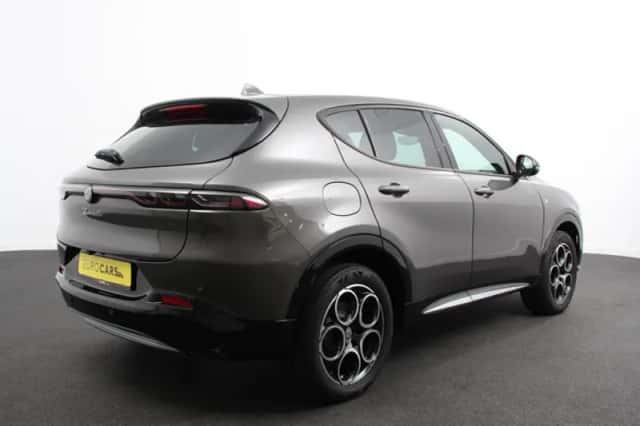 Alfa Romeo Tonale (2024) thumbnail 4