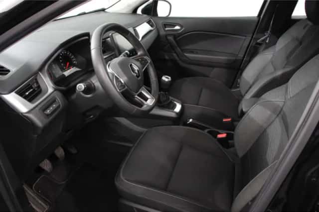 Renault Captur (2020) thumbnail 2
