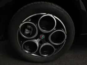 Alfa Romeo Tonale (2024) thumbnail 2