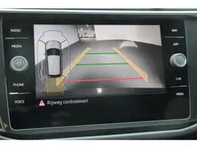 Volkswagen Tiguan (2022) thumbnail 2