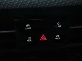 Volkswagen Golf (2024) thumbnail 15