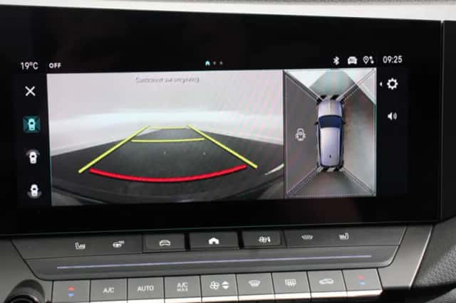 Opel Astra (2024) thumbnail 2