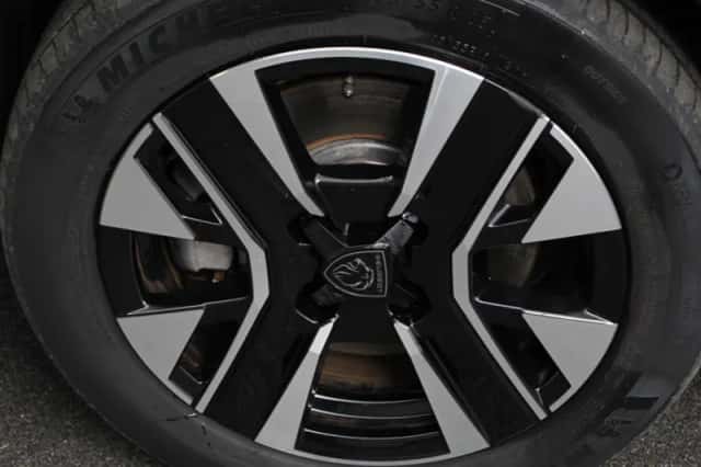 Peugeot e-208 (2024) thumbnail 3