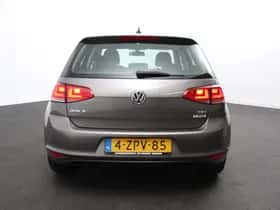 Volkswagen Golf (2015) thumbnail 6