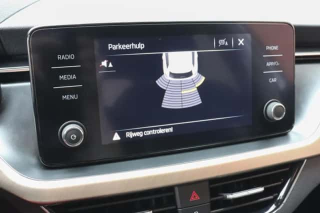 Škoda Kamiq (2021) thumbnail 3