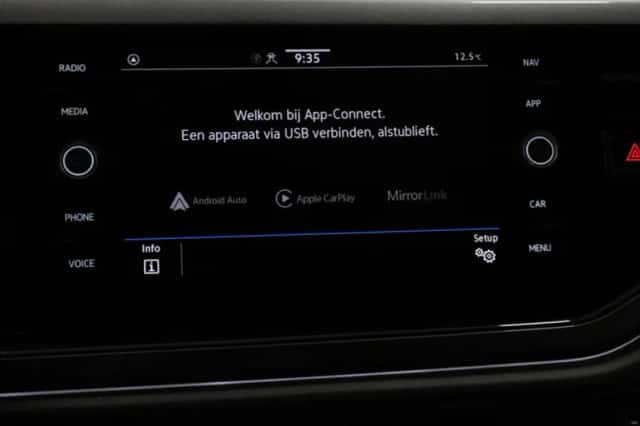 Volkswagen Polo (2021) thumbnail 2