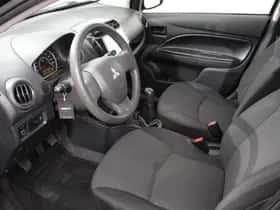 Mitsubishi Space Star (2013) thumbnail 3