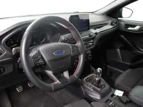 Ford Focus (2020) thumbnail 3