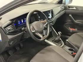 Volkswagen Polo (2023) thumbnail 2
