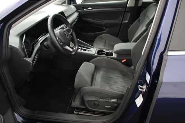 Volkswagen Golf (2021) thumbnail 2