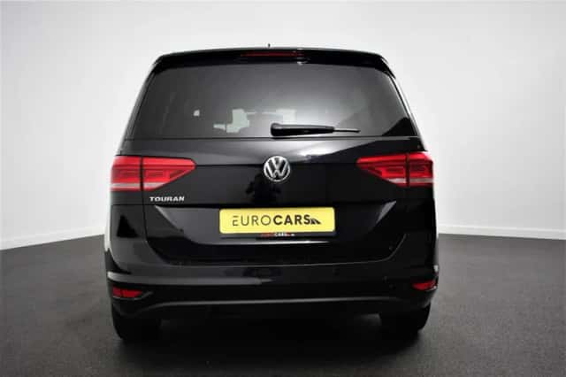 Volkswagen Touran (2020) thumbnail 2