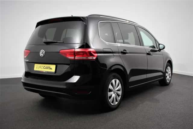 Volkswagen Touran (2020) thumbnail 3