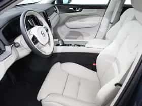 Volvo XC60 (2025) thumbnail 2