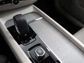 Volvo XC60 (2025) thumbnail 18