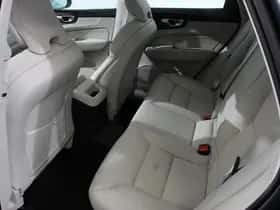 Volvo XC60 (2025) thumbnail 7