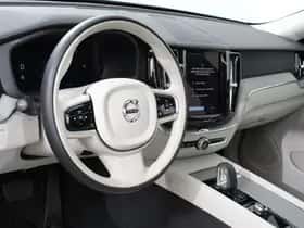 Volvo XC60 (2025) thumbnail 8