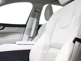 Volvo XC60 (2025) thumbnail 10